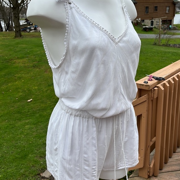 Forever 21 white 1-piece romper M-L - Picture 3 of 11